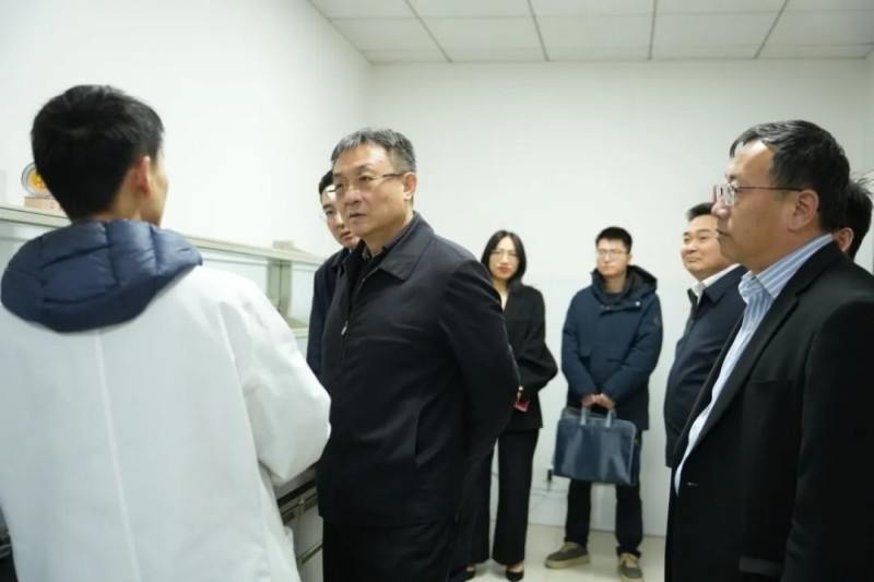 山東省供銷合作社聯(lián)合社黨組書記、理事會主任張傳忠一行蒞臨公司調(diào)研交流