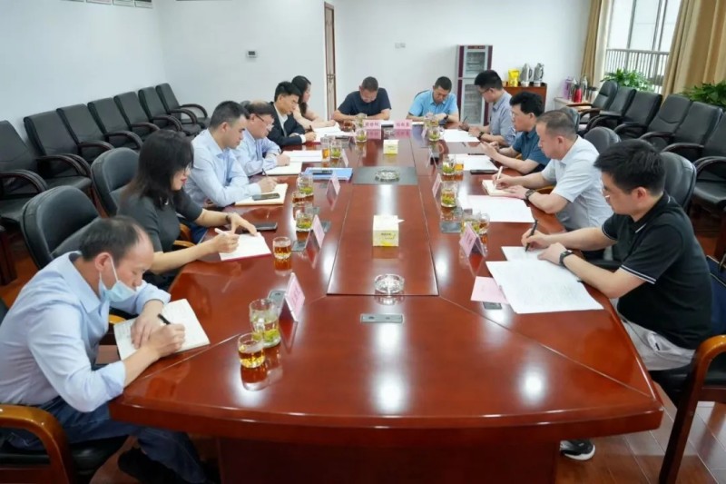 湖南省供銷合作總社黨組書記、理事會主任周曉理調(diào)研公司并主持召開座談會